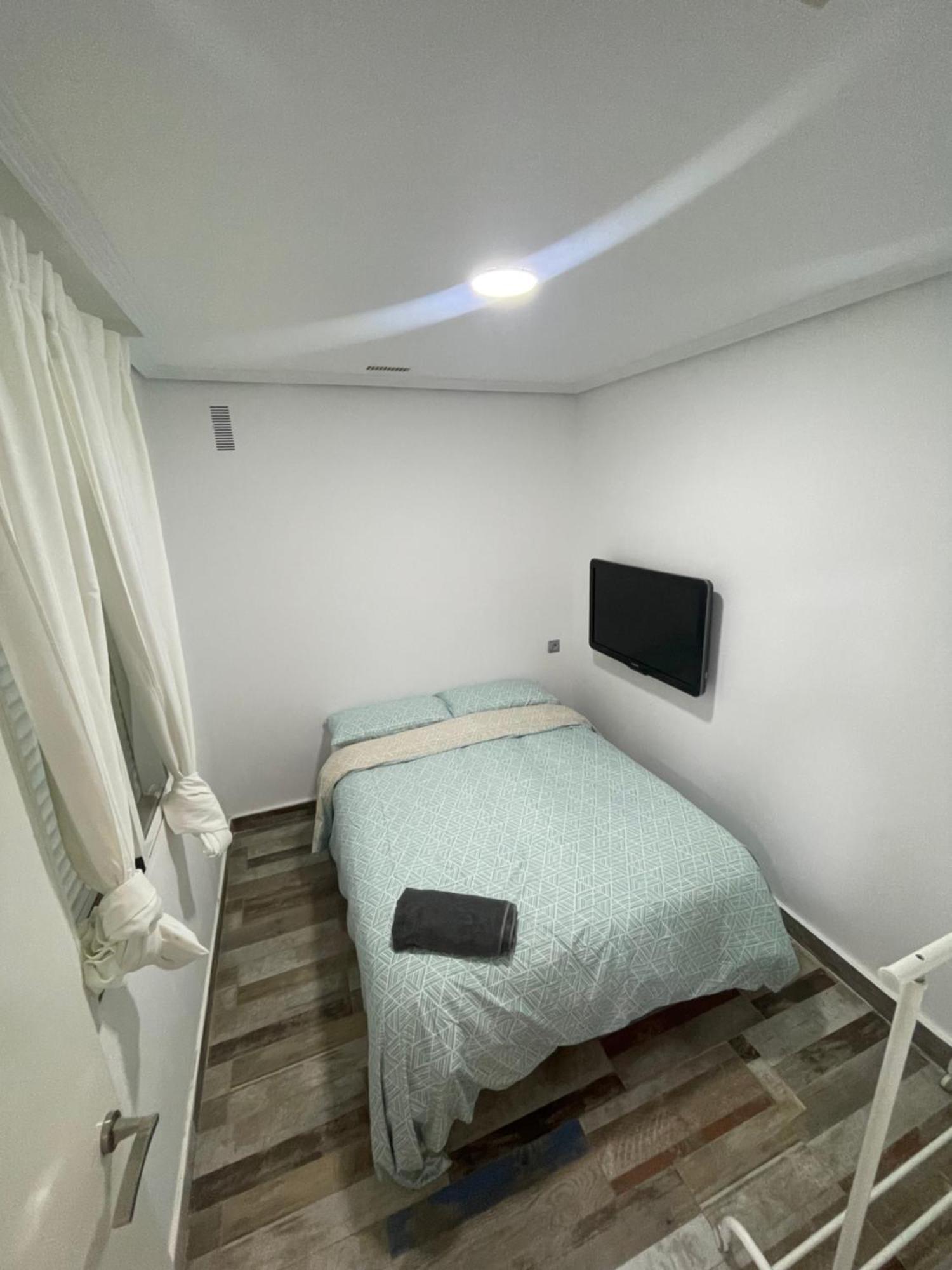 Infinity Apartment Аликанте Екстериор снимка